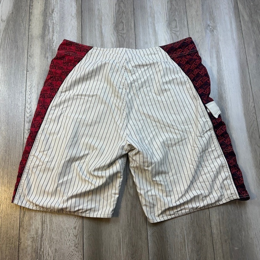 Metal Mulisha Board Shorts Mens 36 White Red Skull Helmet Striped Swim Trunks - Picture 7 of 9